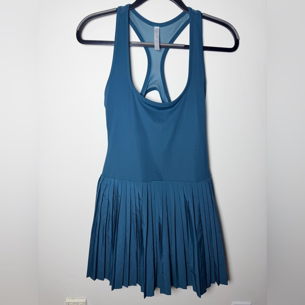 Fabletics Hot Shot Pleated Dress Classic Medium activewear skort short daily